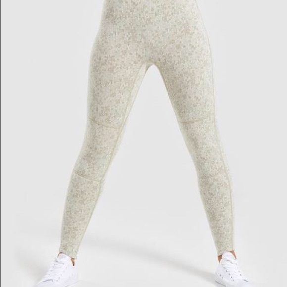 Gymshark Fleur Texture Leggings - Picture 9 of 9